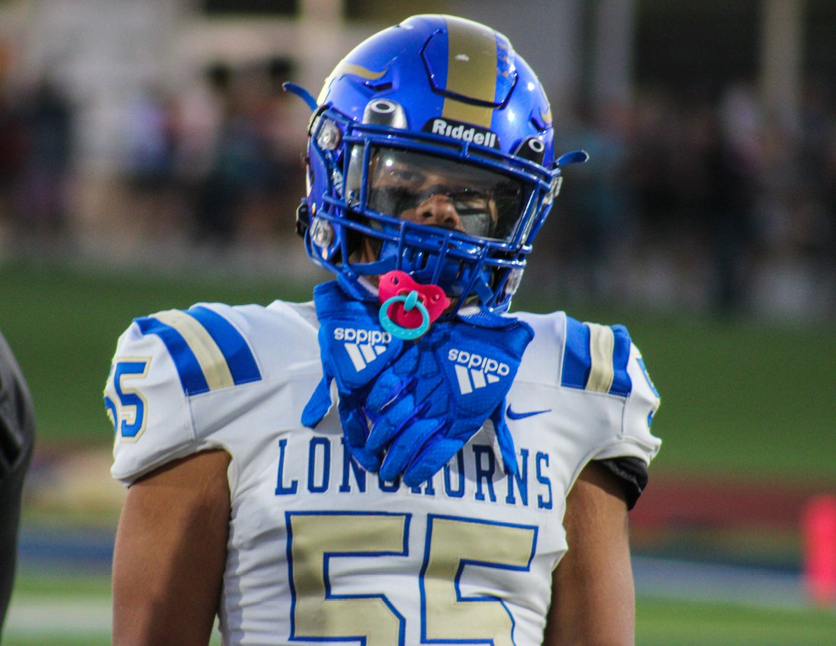 dctf's tweet photo. Mornin.

@HFISD_Longhorns | #dctf #txhsfb https://t.co/Ngp2gCg6La