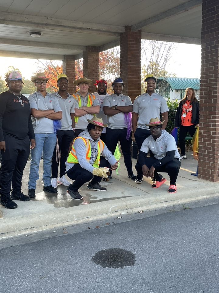 GwinPTO's tweet photo. Last Friday's special carline helpers are members of the 
@BucsFootball team. We cannot thank these guys enough for their help! Our students were THRILLED to have them at Gwin!! @gwinelementary @HooverAthletics https://t.co/H9BwPLC4cF