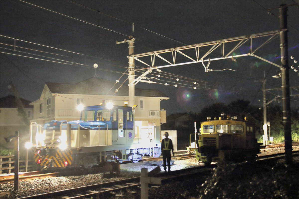 mikotane's tweet photo. 秩父鉄道　保線車両　保-202

10月某日深夜

石原駅の番人　保82は秩父方に小移動させられており入れ替え時に顔を並べいずれも昭和生まれ機なだけにシュールな世代交代を見た気がします

＃秩父鉄道
＃保線車両 https://t.co/SVkQJY1gmK
