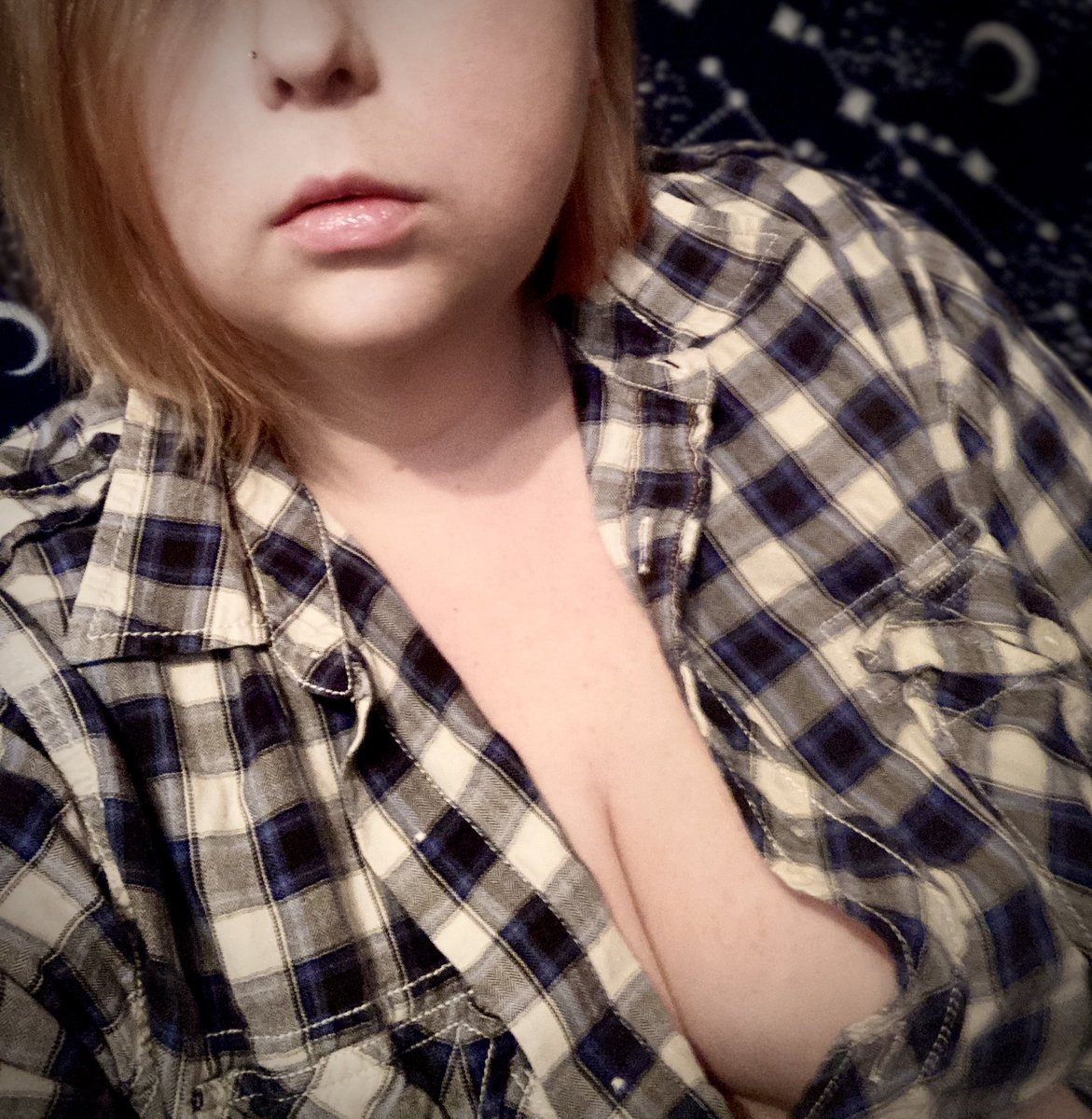 glazed_pumpkin's tweet photo. Fall calls for flannel 🍂 #bbw #bigbeautifulwoman #linkinbio #onlyfansFree #plus https://t.co/dZ1A7ei6Qn