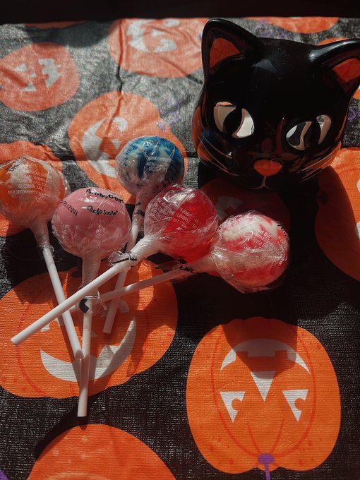 Pussy Pops anyone?? Cum taste me 💦 $15 CashApp\Venmo\PayPal DM me 💕😈 https://t.co/yJXuLK5ba8<a href="/tag/onmfc"class="tags"><span>#onmfc</span></a>