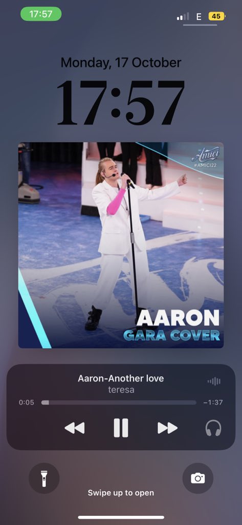 inlovewithamici's tweet photo. eccola qui, si piange😭 @Aaron_Cenere #Amicispoiler #AMICI22 https://t.co/7qirI1z7bz