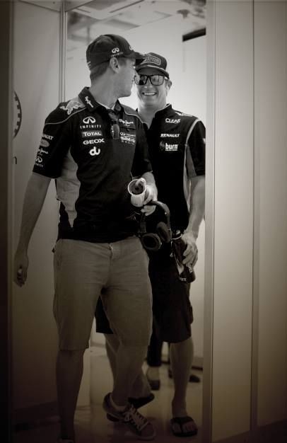 SebVettelBR's tweet image. Hoje é aniversário de um dos melhores amigos do Seb 🥳🎉

Feliz aniversário Kimi Räikkönen, te desejamos muitas felicidades e tudo de bom sempre. A partir do ano que vem eles terão muito tempo livre para comemorar juntos @KRaikkonenBR