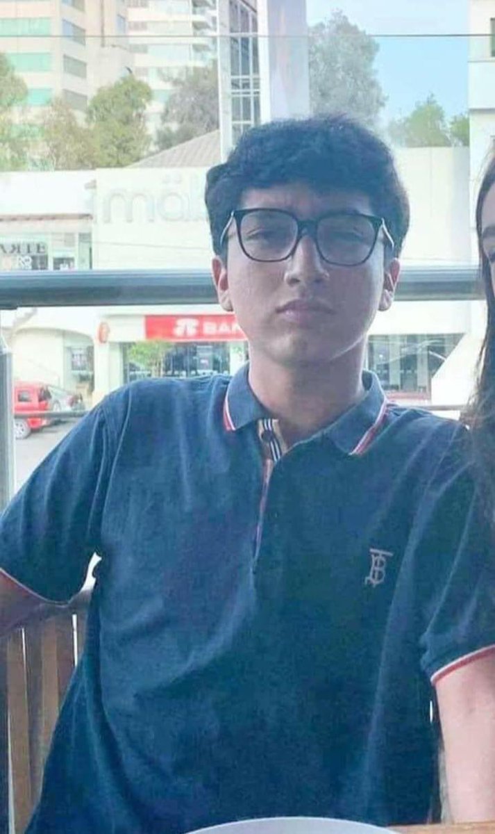 MURIÓ JOVEN DE 17 AÑOS QUE HABÍA SIDO REPORTADO DESAPARECIDO 

Javier Arceo Gámez, quien había salido rumbo a Santa Fe con un amigo, perdió la vida.

El menor de 17 años llegó a la clínica #20 con una herida de arma de fuego en la cabeza y murió la tarde del domingo.