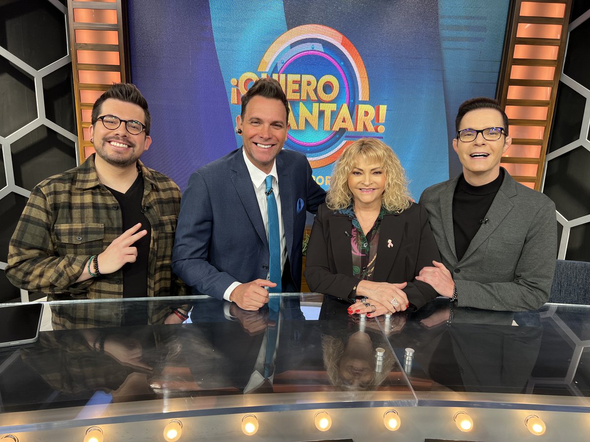 VengaLaAlegria's tweet photo. ¡Nuestros jueces, @RocioBanquells, @patoborghetti, @Horacitu y @JorgeRomano ya están listos para calificar a los conceptos de “Quiero Cantar”! 🙌🏻🎉💃🏻🕺🏻🎤📺📲 #YaQuieroCantar https://t.co/xarIKzU9JN