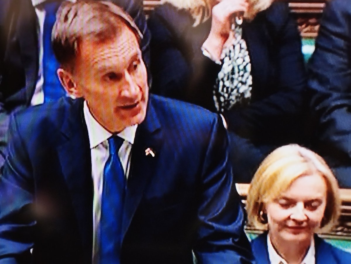 tozdee57's tweet photo. Robot Liz speeds away prior to questions from Alison Thewliss! Neurotransmitter malfunction! #Chancellorstatement https://t.co/SU1MXyjcnS