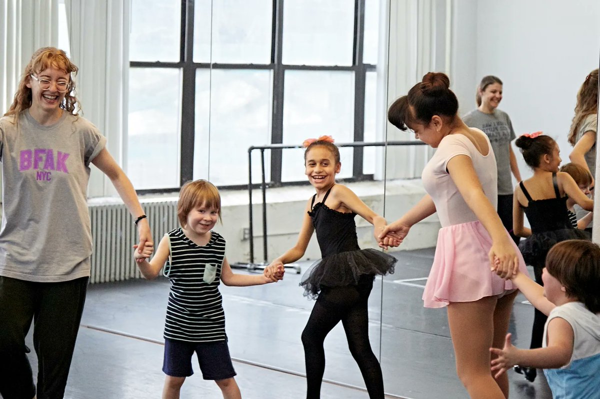 ballet4allkids's tweet photo. Enjoy making new friends of all ages and abilities? This could be you!
#balletstudio #balletlessons #nonprofit #balletforkids #kidsballet #dancestudio #kidsdancestudio #ballet #freeclass #freeballet #FriendshipGoals #privatelessons #CommunityBuilding https://t.co/SznXHDGw1U
