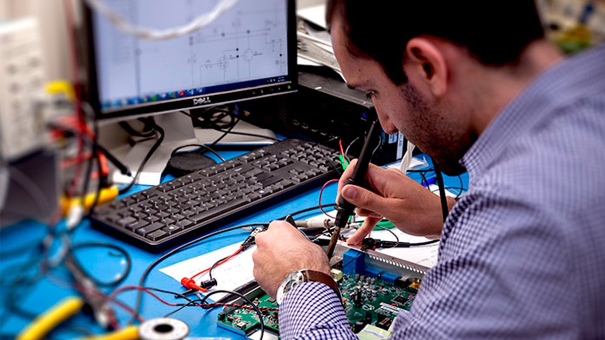 Extron's tweet photo. Did you know we offer expedited repair service at no additional charge?
Our customers never pay extra for fast, reliable service. But only Extron Insiders get access to real-time repair status.
Apply now! https://t.co/vc69jm7S9V
#ExtronInsider #AVTweeps #ProAV https://t.co/hiGFiA1Slq