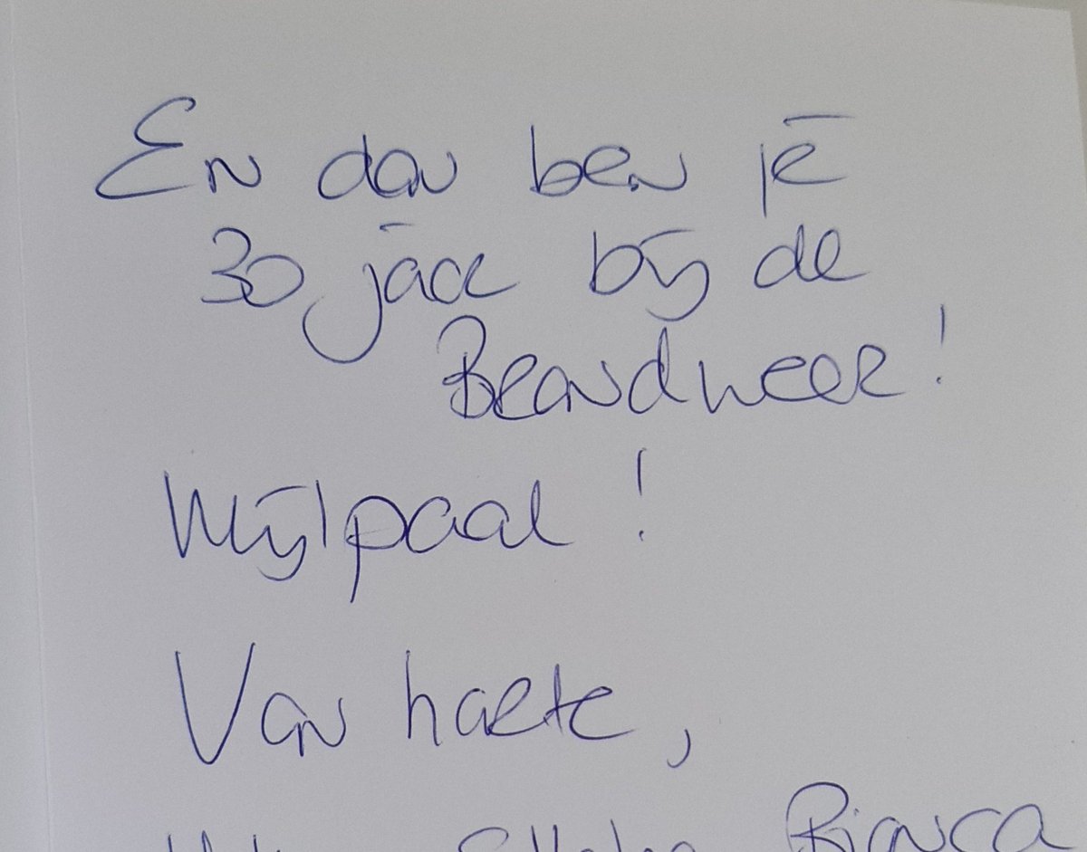 aboshuis's tweet photo. Time flies fast; 30 jaar brandweer 💐🎂🍻
🍀Vorige week al een mooie bos bloemen tijdens mijn ziekenhuis opname gekregen. 
🥳Nu ook een mooie bos vanwege mijn 30-jarig brandweer jubileum en een kaart van de collega's Team kennis &amp; informatie. Dank voor deze waardering❣ https://t.co/EqbpohJIvt