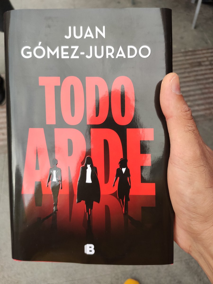 Cholycat's tweet photo. @JuanGomezJurado 

Jujuju... Calentito calentito... https://t.co/b15JNRF1Ih