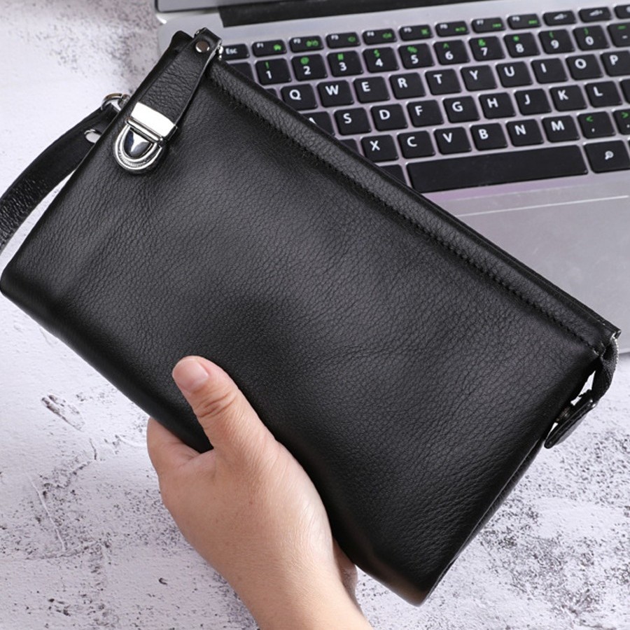 ezcase_ru's tweet photo. #новинка
Мужской клатч из натуральной кожи "ARTHUR"
- Гарантия: 12 месяцев
- Размеры W x H: 23 x 13 x 4 (cm)
- Вместимость: 12 отделов для пластиковых карт и визиток, 1 боковой карман на молнии, 3 просторных, вместительных отдела для телефона, документов

https://t.co/etgfVqcqrq https://t.co/V4KnAiJj76