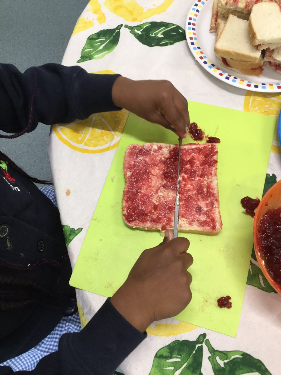 EPSMissMichael's tweet photo. This afternoon, Reception had a picnic just like Baby Bear had on the moon. We made our own sandwiches and enjoyed them together. Look at the great skills we had spreading the knife and even cutting off crusts! @Eastfield_EN3 @hussain_roksana https://t.co/5rNZmKFEq0