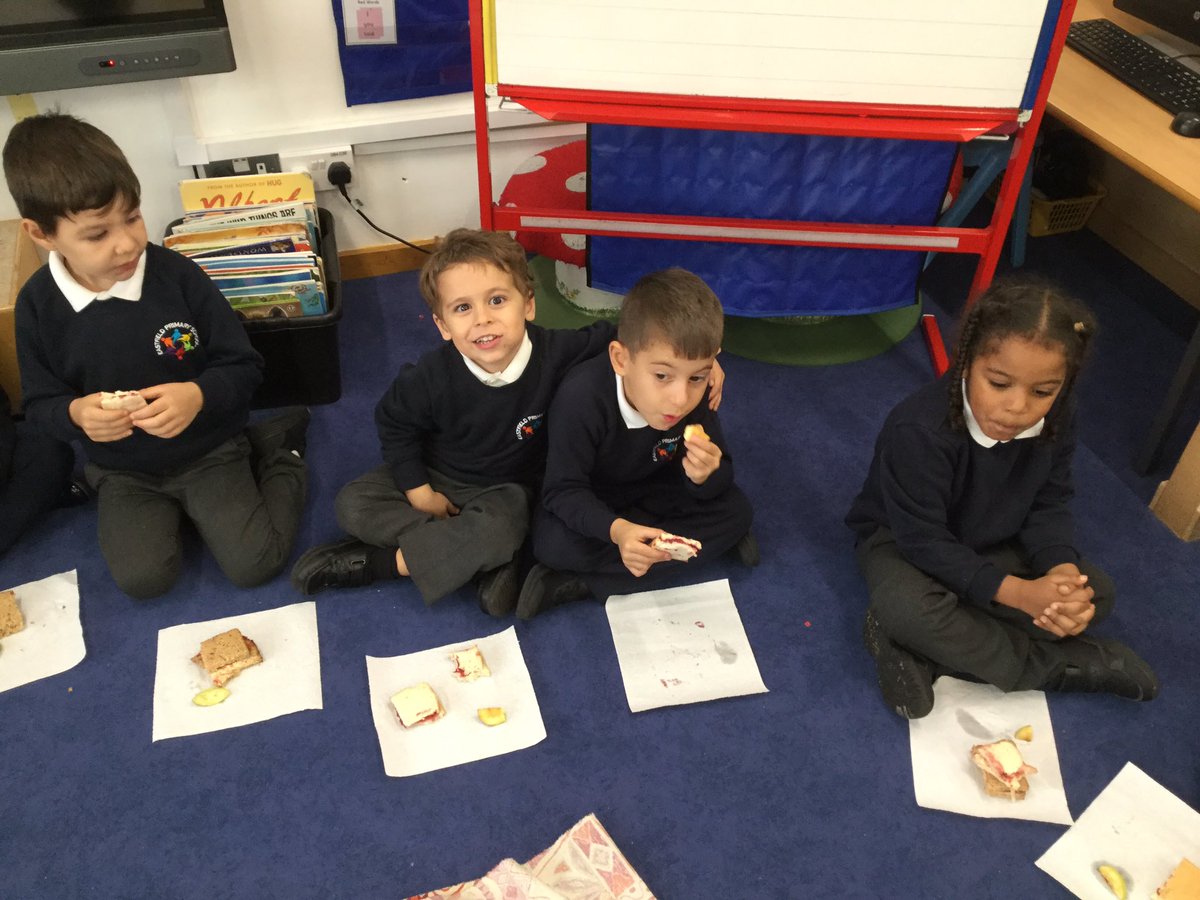 EPSMissMichael's tweet photo. This afternoon, Reception had a picnic just like Baby Bear had on the moon. We made our own sandwiches and enjoyed them together. Look at the great skills we had spreading the knife and even cutting off crusts! @Eastfield_EN3 @hussain_roksana https://t.co/5rNZmKFEq0