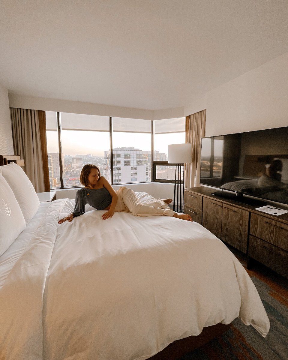 Nothing cures the Monday blues like a signature Four Seasons Bed. 

Allow our lavish accommodations to be your home away from home by visiting bit.ly/3T6Ktha