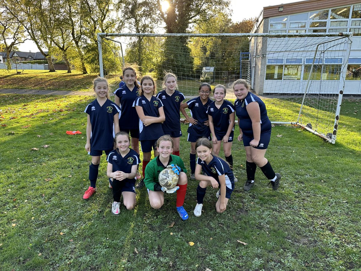 Broadoak_PE's tweet photo. So proud of these girls tonight. A score of 5-4 to St Lukes. Despite the loss they all played amazingly! Fantastic teamwork, commitment and fair play! Their first game of the season and what a game it was. Thrilling from start to finish! Looking forward to more games this year 😁 https://t.co/GCGGl7BCX1