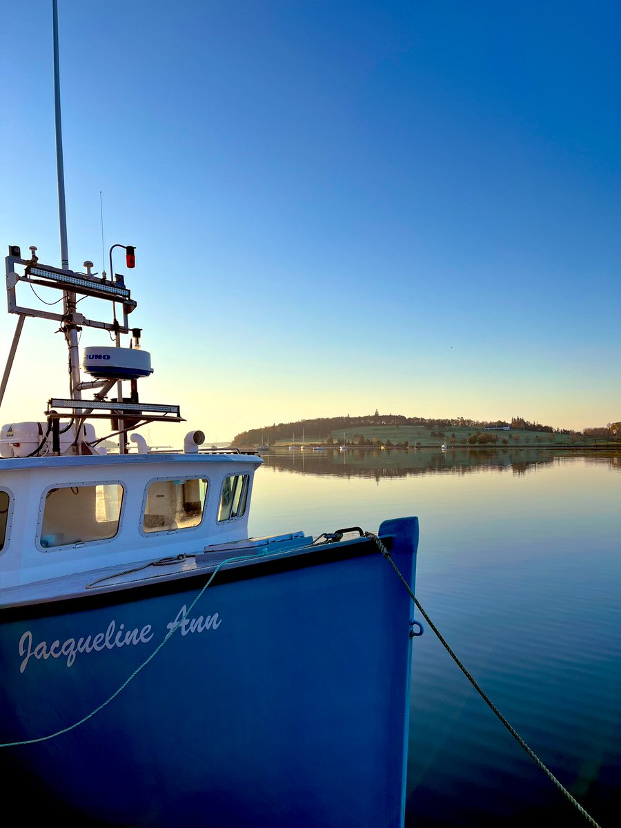 If you can start your day with a harbour front walk, you’re living in a good spot.

Beautiful morning here in @TownLunenburgNS.

#NovaScotia #VisitNovaScotia #Lunenburg #oceanlife