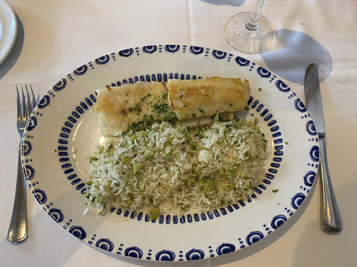 Linguado com arroz de brócolis no @ranchoportuguessp 🍴🐟🥦

#Gracie #GracieJiujitsu #RorionGracie #DietaGracie #BeHealthy #BJJ #JiuJitsu #thegraciewithin