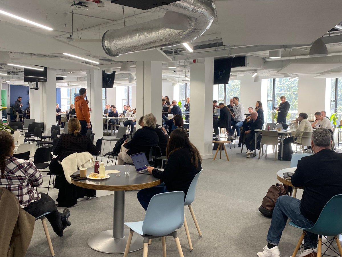 Shift_AI_Events's tweet photo. Cheers to a wildly successful Startup Program today 🥳🥂
We can't wait to hear our Pitch Competition semi-finalist's pitches tomorrow before the Final Winner is announced on Wednesday! 🔥
@matthlerner @intercom @AppSumo @FreshworksInc
#SaaStock2022 #SaaSCity #StartupProgram https://t.co/zAVAg778Kw