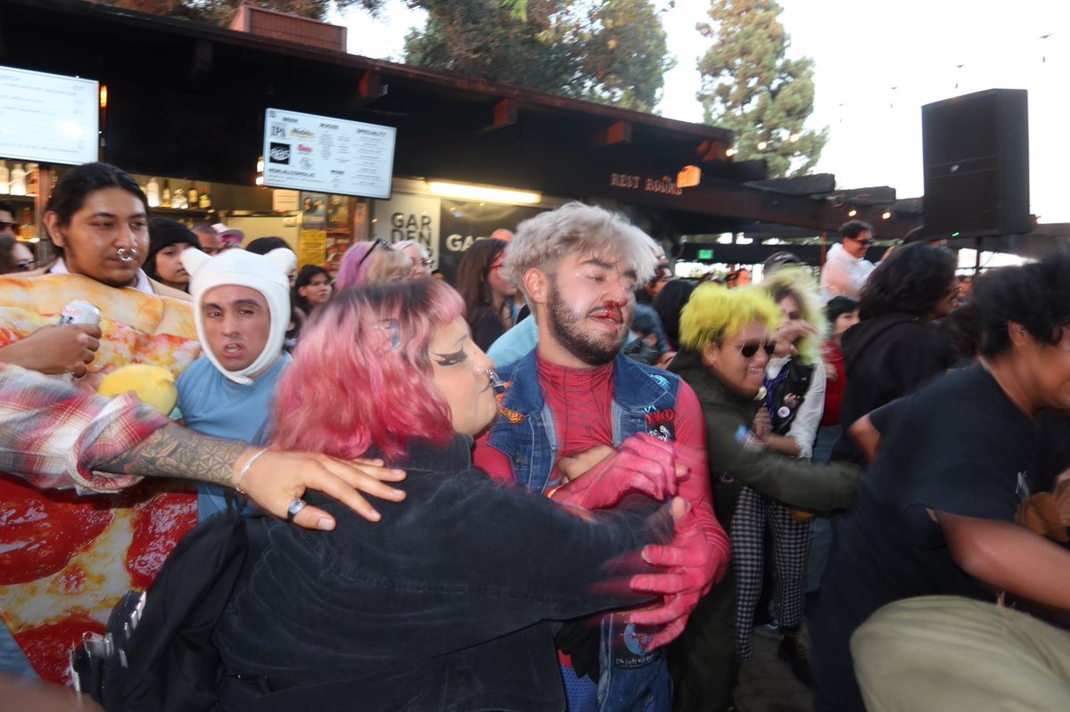 mar (big music girl) tweet media