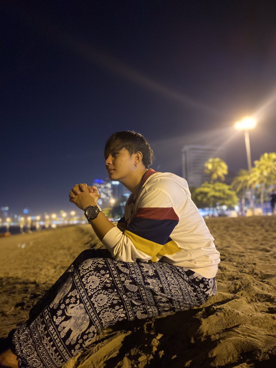 Tlety2003's tweet photo. ถ้าการมีความรักมันทำให้เราต้องเสียใจ สู้ไม่มีความรักเลยจะดีกว่า🖤
#พัทยา #เขาพระตำหนัก https://t.co/8i3FUjkksd