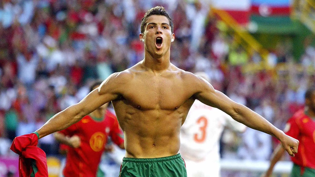 ArobaseGiovanny's tweet photo. Cristiano Ronaldo a été top 20 du Ballon d'Or CHAQUE année depuis 2004. Performance historique. https://t.co/gQOPSqmEXx