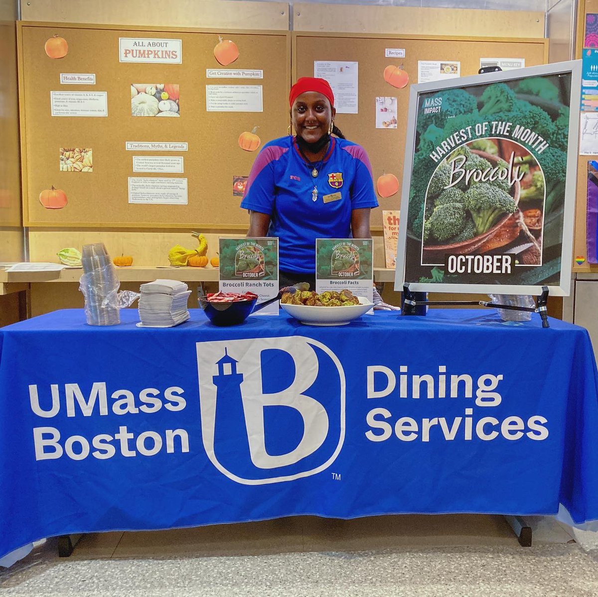 UMBDining's tweet photo. Sustainability Intern Eden is in the Food Court until 2:30pm tabling about October’s local Harvest of the Month: Broccoli! She is also sampling house-made Broccoli Ranch Tots.

The broccoli comes from Ward's Berry Farm Located in Sharon, MA. The farm is just 17 miles from campus. https://t.co/lRXx8ot6fb