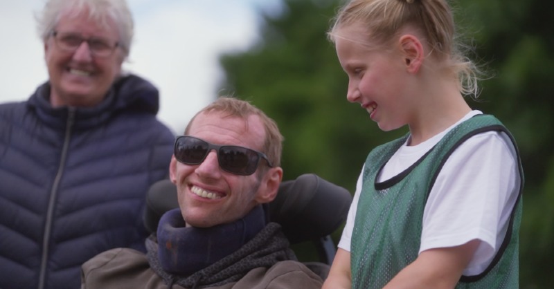 mndassoc's tweet photo. If you've been inspired by @Rob7Burrow's documentary, you can support others living with and affected by motor neurone disease.

You can volunteer, fundraise, campaign and more.

Click below to get involved 👏 #MND