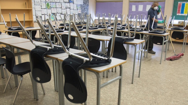 #BREAKING: Ontario's education workers given go-ahead to legally walk off the job on Nov. 3
cp24.com/news/ontario-s…