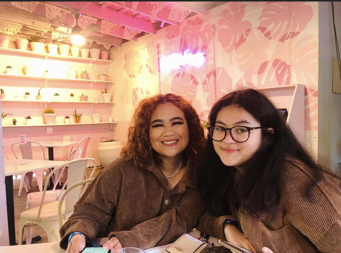 happyl__4's tweet photo. Birthday brunch with my girls to wrap up bday weekend🎂 🌮Love the vibe, food &amp; our waiter was fabulous💖 The pink overload was actually so cute💞

#birthday #birthdaybrunch #sundayvibes #withmygirls #taqueromucho #austin #birthdayweekend #foodie #birriatacos #carnitas #delicious https://t.co/Q53jWXVvAH