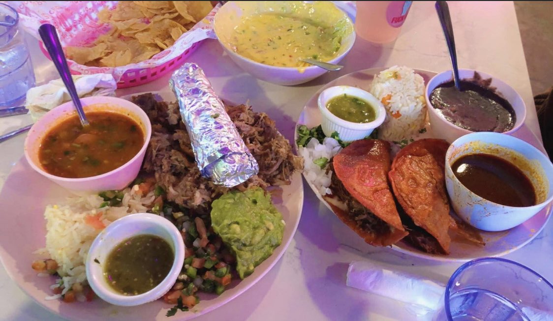 happyl__4's tweet photo. Birthday brunch with my girls to wrap up bday weekend🎂 🌮Love the vibe, food &amp; our waiter was fabulous💖 The pink overload was actually so cute💞

#birthday #birthdaybrunch #sundayvibes #withmygirls #taqueromucho #austin #birthdayweekend #foodie #birriatacos #carnitas #delicious https://t.co/Q53jWXVvAH