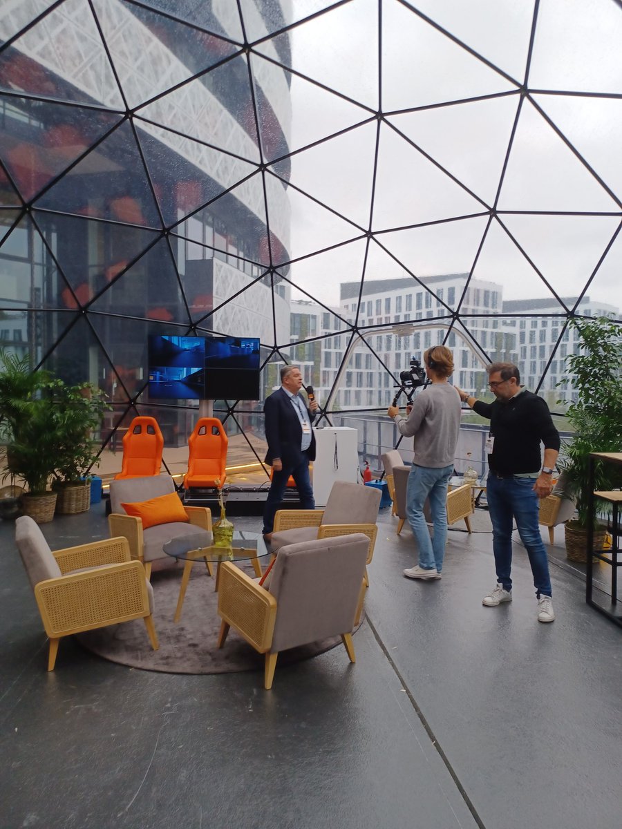 Helene Baudouin tweet media