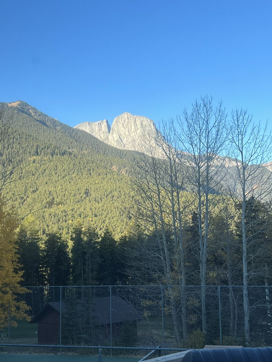RizingChaos's tweet photo. This mountain looks like Thanos sleeping with his mouth open. https://t.co/NiigGh3fIr
