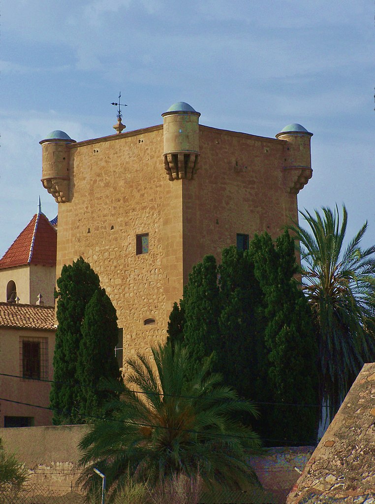 Juan Bautista Antonelli fue un importante ingeniero italiano al servicio de Felipe II en la segunda mitad del s. XVI. Entre sus obras se encuentra la reconstrucción del castillo de Santa Bárbara de Alicante, la Torre de Santa Faz y las murallas de Peñíscola.