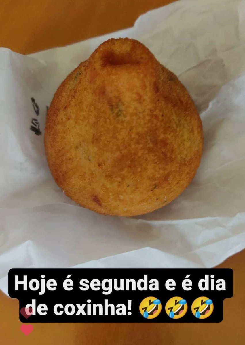 Quase que esqueci de postar aqui pra lembrar os amigos que hoje é dia de comer coxinha. Começando pela bundinha que é o correto! 🤣🤣🤣