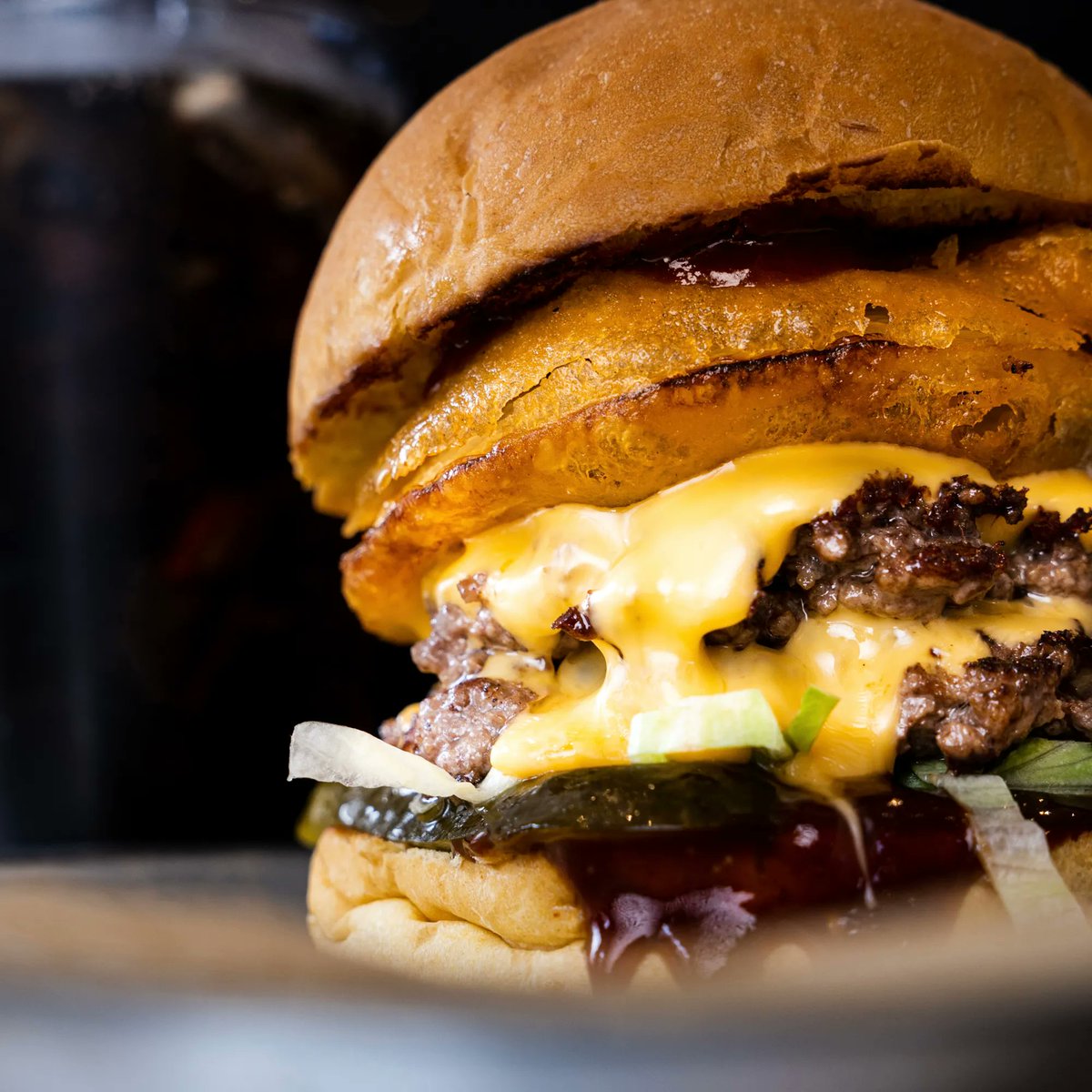 SITTIN’ PRETTY 🤩 Here every night for your burger needs. 5-9pm. Takeaway or dine in. What are you waiting for? 📞 or message. #cowshedburgers #burgersofinstagram #scarborough #northyorkshire #burgerporn #scarboroughfood #streetfood #burgerjoint #burgers
