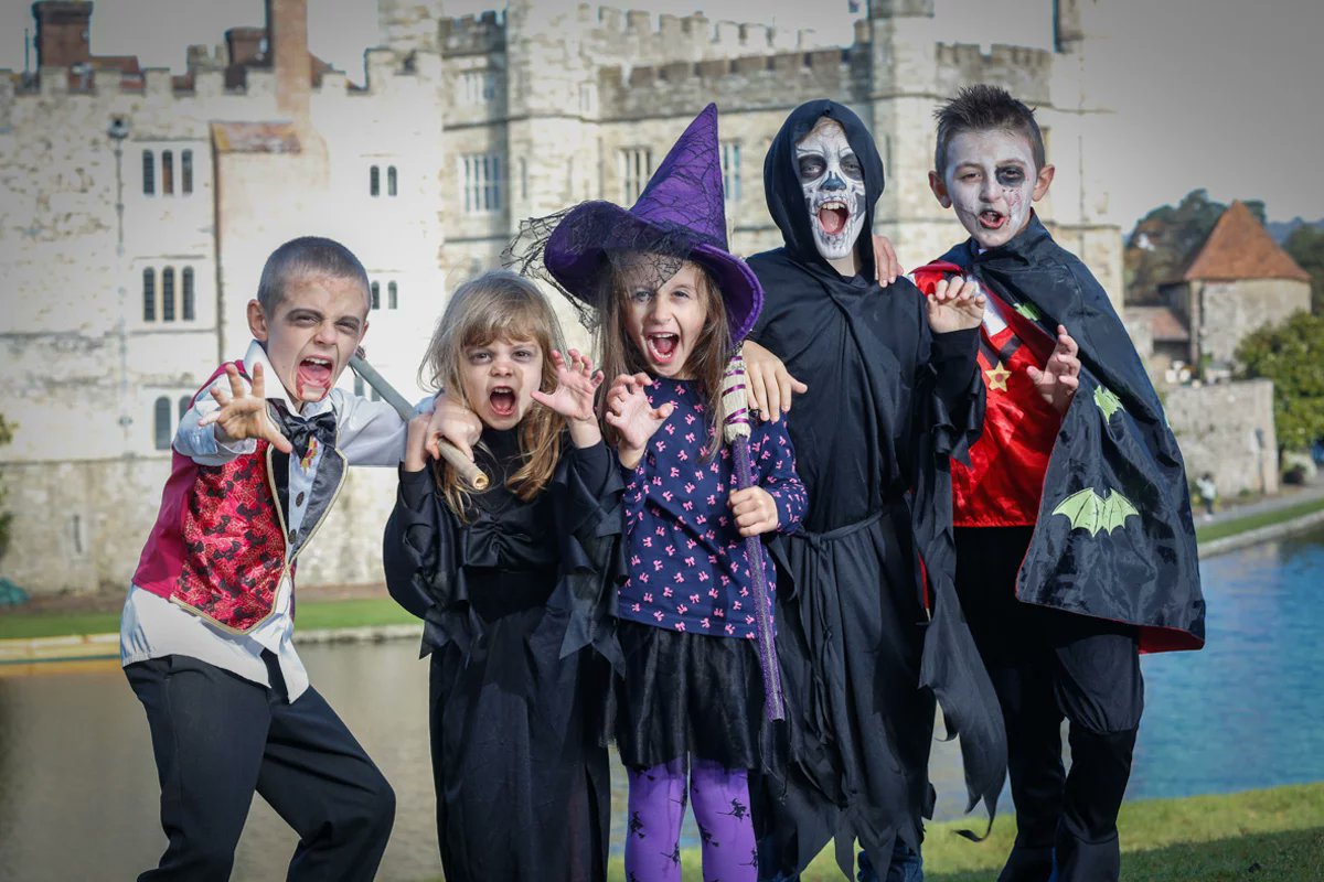 Starting this Saturday to the following Sunday is Halloween at @leedscastleuk🦇 As it's half term why not treat the kids to a spooky adventure at the Castle?🎃 Plenty of activities for all the family to do, why not see what it's all about? 👻