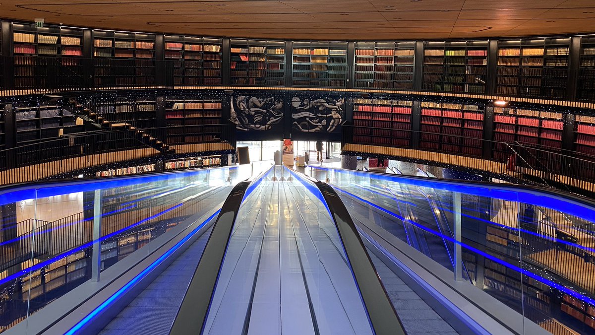 sallylockey's tweet photo. A fantastic day of reflection at the first of my #CreativePeopleandPlaces #actionlearningset gatherings & I managed to fit in an explore of the stunning @LibraryofBham The Shakespeare room was worth the climb to the top 🤩 @ace_national https://t.co/GA2IylwmCE