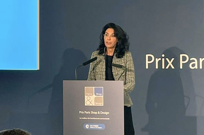 Prix #ParisShopDesign ✨️ Qui seront les lauréats 2022 ? 📸 Ouverture de la cérémonie de remise des prix par <a href="/d_restino/">Dominique Restino</a>, pdt <a href="/CCI_Paris_IdF/">CCI Paris IdF</a> et <a href="/soumiabm/">Soumia Malinbaum</a>, pdt <a href="/CCI_75/">CCI Paris</a>