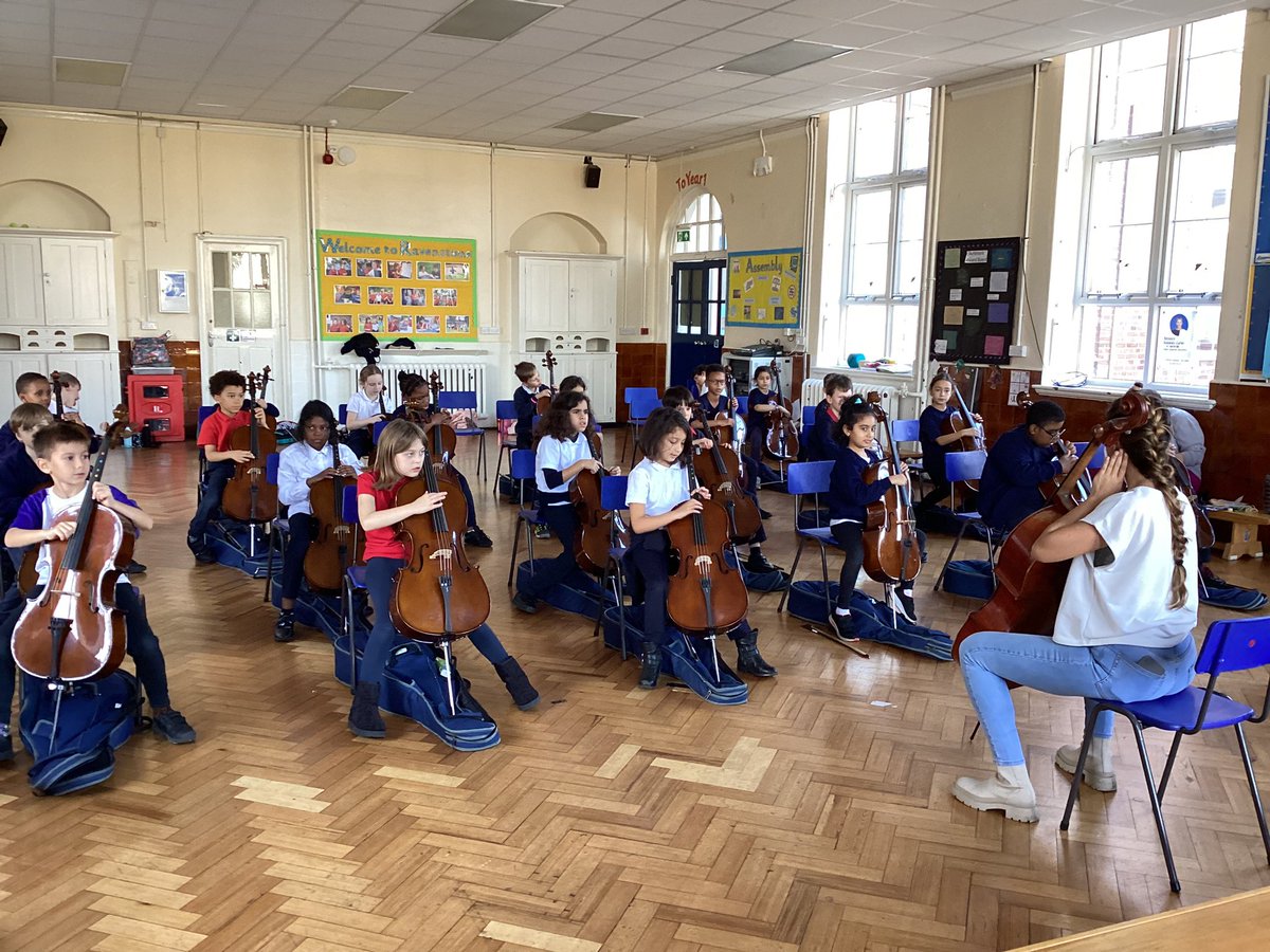 Today Y4 had their weekly cello lesson from the Wandsworth Music Service and were focused on plucking certain notes while singing a song.