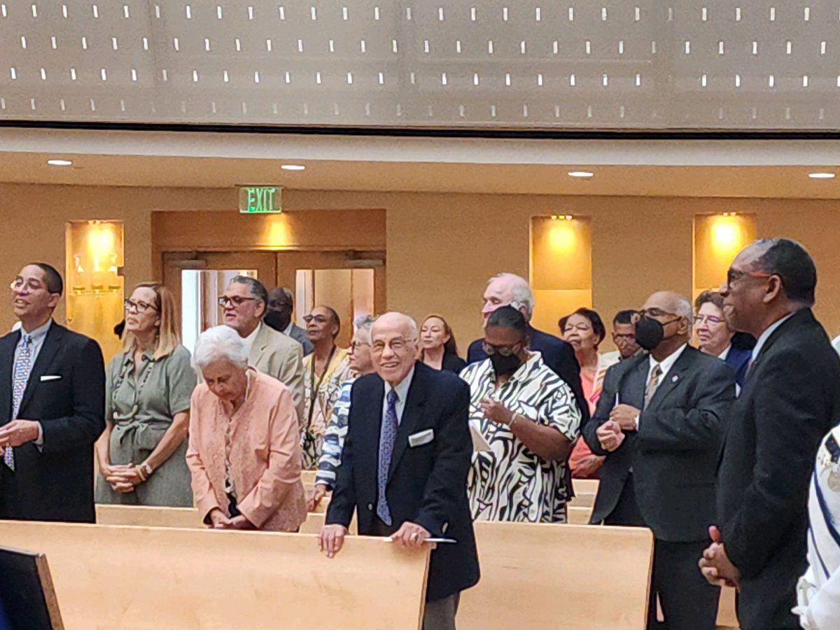 XULApres's tweet photo. On Saturday, we celebrated our 10-year anniversary for the @XULA1925βs chapel.
Celebrating a decade of devotion, the chapel has became home to many events, including daily mass. We look forward to the next decade of devotion!
#DecadeOfDevotion
ππΎ https://t.co/IvsKBmX8LK