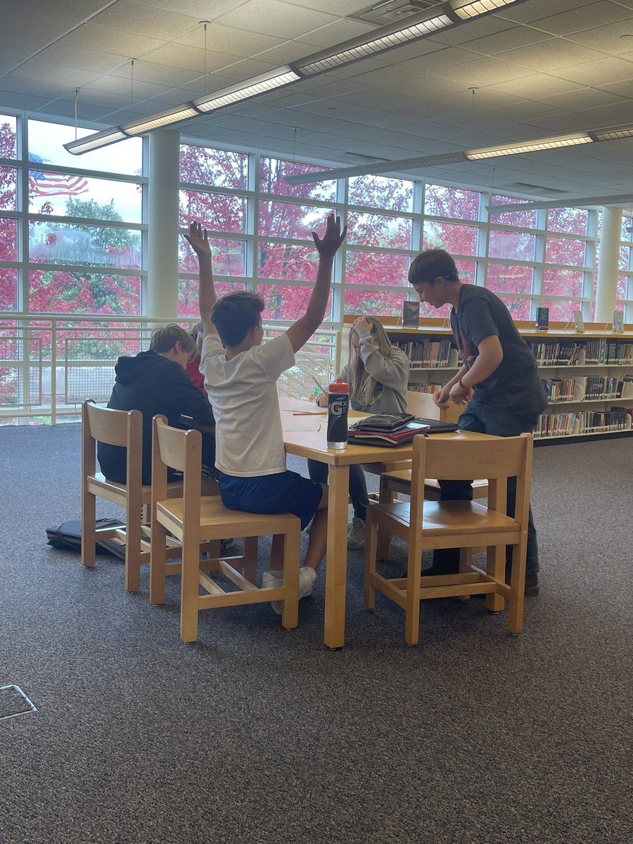 kaminski107's tweet photo. New group, same following directions sheet. Never a winner 🏆 #teachMorris #followdirections #7thgrade https://t.co/rbgSSXxJOg