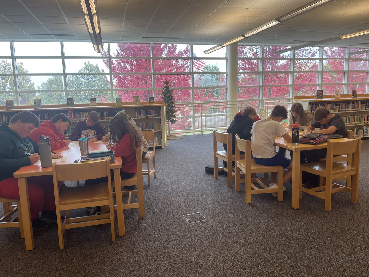 kaminski107's tweet photo. New group, same following directions sheet. Never a winner 🏆 #teachMorris #followdirections #7thgrade https://t.co/rbgSSXxJOg