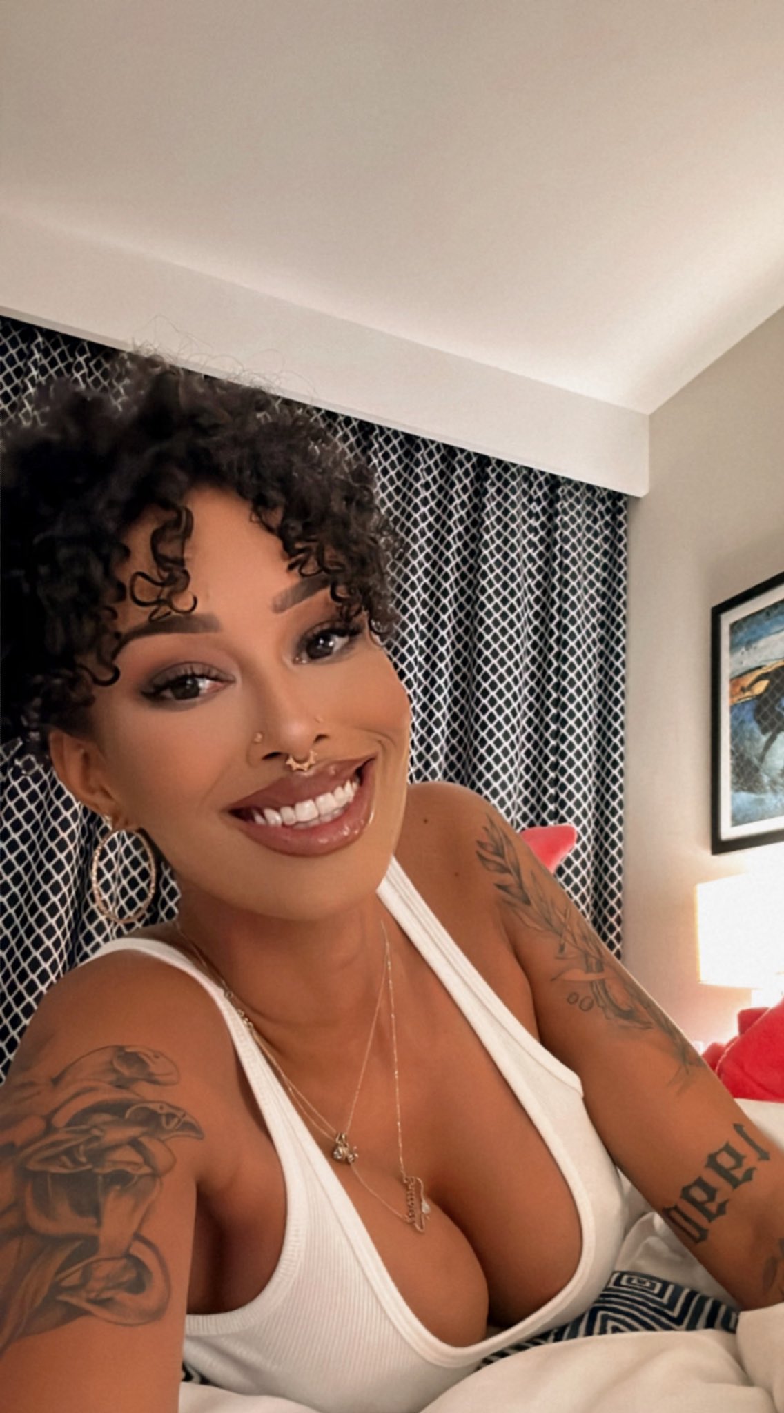 1 pic. t.coUvUV22J1SI 