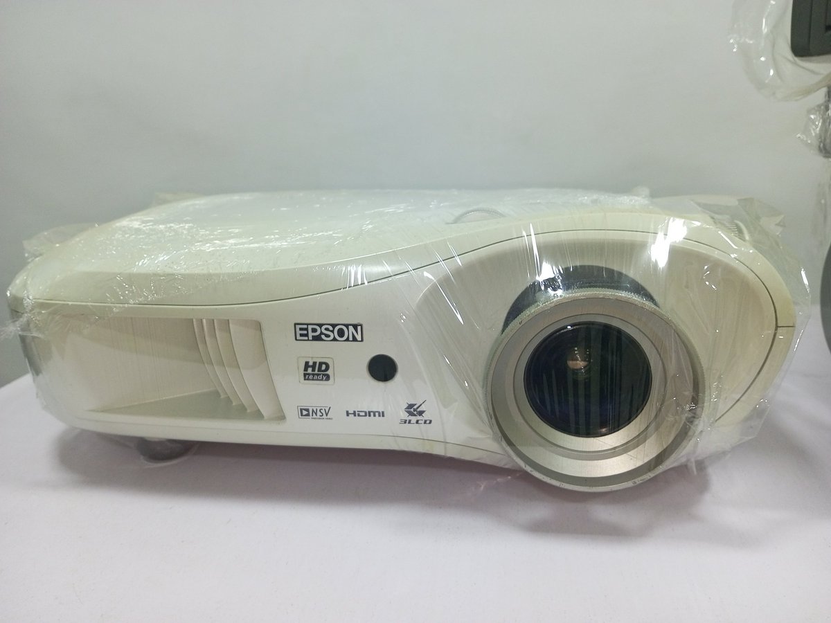 BestProjectplug's tweet image. The Epson Europe EMP-TW680 Projector is a 720P Home Theater Projector. This lamp based projector is capable of displaying 1,600 Lumens at its brightest setting with a native resolution of 1280x720.