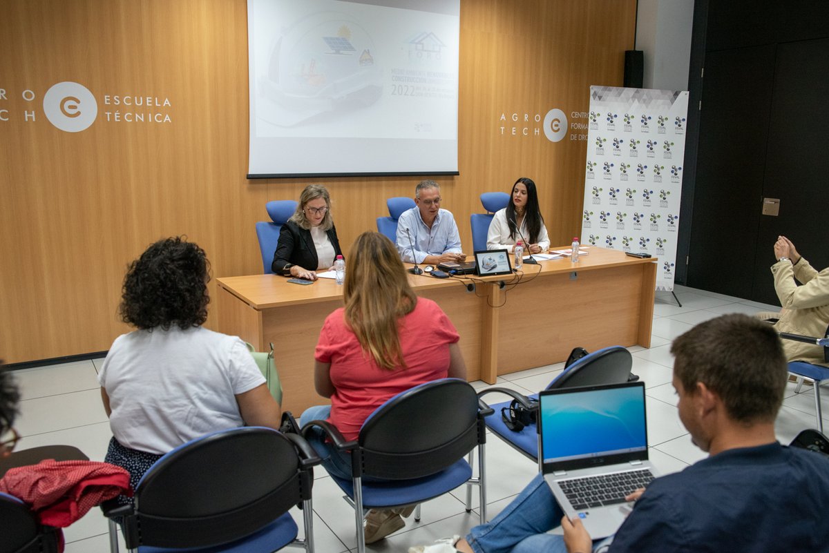 FiconFeval's tweet image. FORO FICÓN se celebrará del 26 al 28 de octubre en Feval. Esta mañana ha sido presentado por la directora general de @FEVAL_ , Susana Cortés; la presidenta del comité organizador, Carmen Cortés; y el alcalde de Don Benito, José Luis Quintana.
➕INFO  feval.com/ficon/