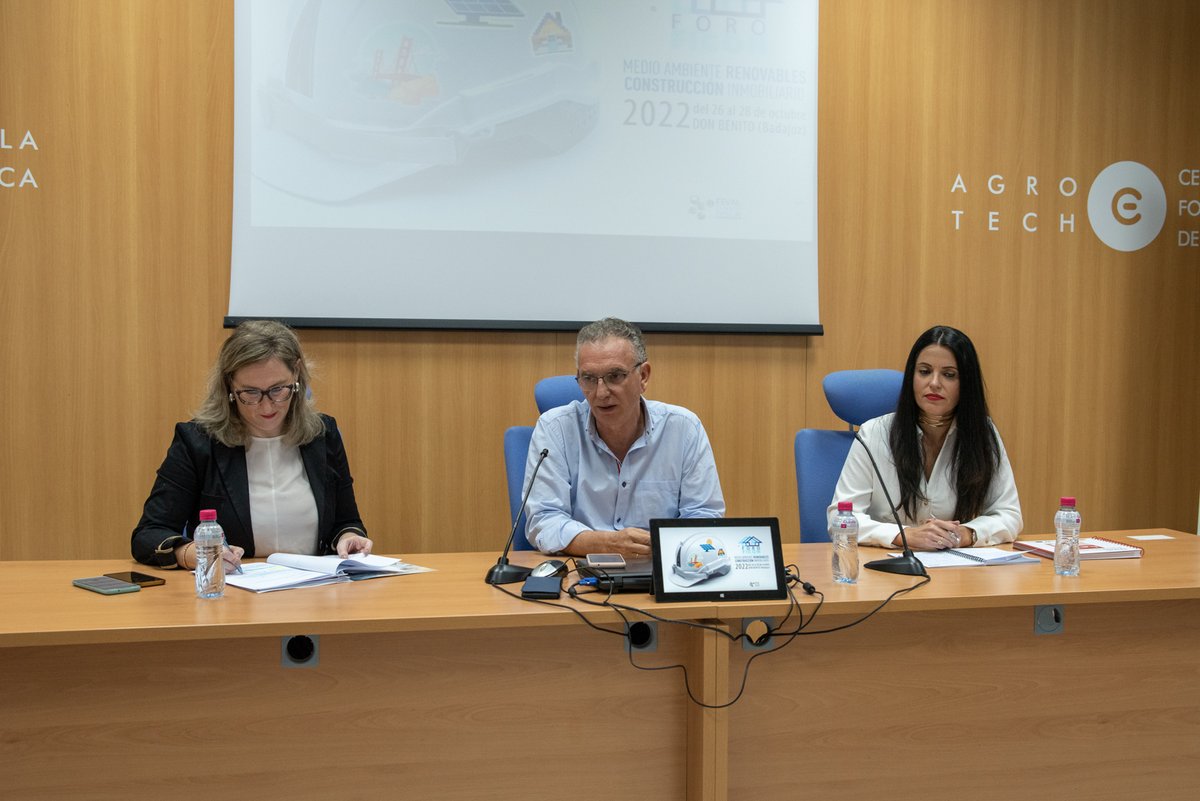 FiconFeval's tweet image. FORO FICÓN se celebrará del 26 al 28 de octubre en Feval. Esta mañana ha sido presentado por la directora general de @FEVAL_ , Susana Cortés; la presidenta del comité organizador, Carmen Cortés; y el alcalde de Don Benito, José Luis Quintana.
➕INFO  feval.com/ficon/