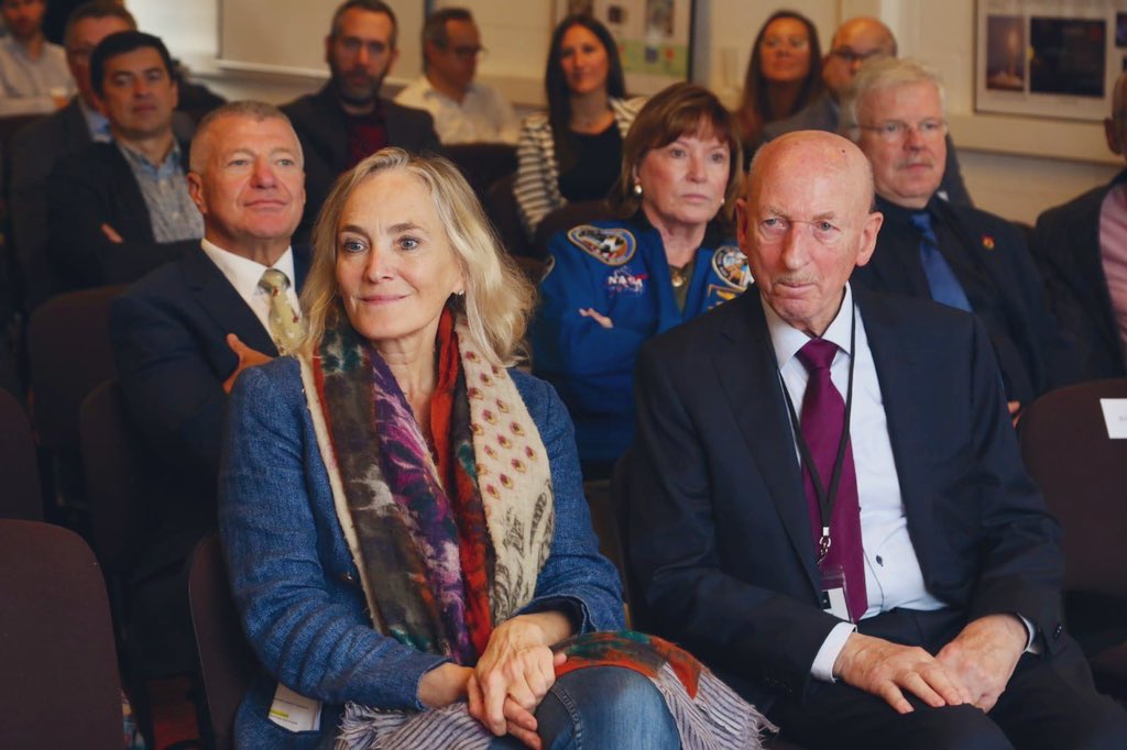 UniversiteLiege's tweet image. Pleased to welcome astronauts Dirk Frimout @cboldenjr @RobertThirsk @Astro_Nicole @ReinholdEwald and colleagues at #ULiège to start the #BelgianSpaceWeek 🤩 Great talks with students and professionals about their great journeys in space and the scientific projects in Belgium🚀