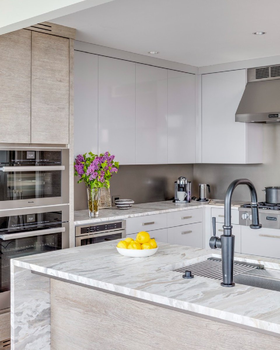 SH_Construction's tweet photo. Urban sophistication in the heart of downtown Boston.
#SHConstruction #Boston #Contractor #BostonHome #BostonBuilder #Builder #HomeDesign #Kitchen #downtownBoston #BostonLiving #BostonDesigns #BostonDesign #Renovation #Reno https://t.co/TRHYFTrLgT