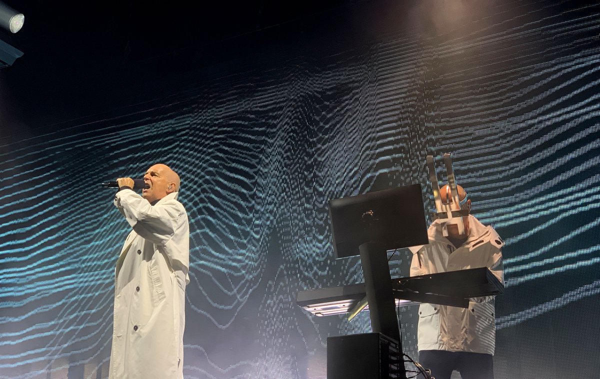 mike_maas's tweet photo. Ultimate @petshopboys show of the #UnityTour.  What fun! Thank you to Neil, Chris, Clare, Afrika, Simon, and the crew! Another thank you to @pauloakenfold for gluing it together. It was well worth the wait @Lowetennant. https://t.co/1TTxIjoub3
