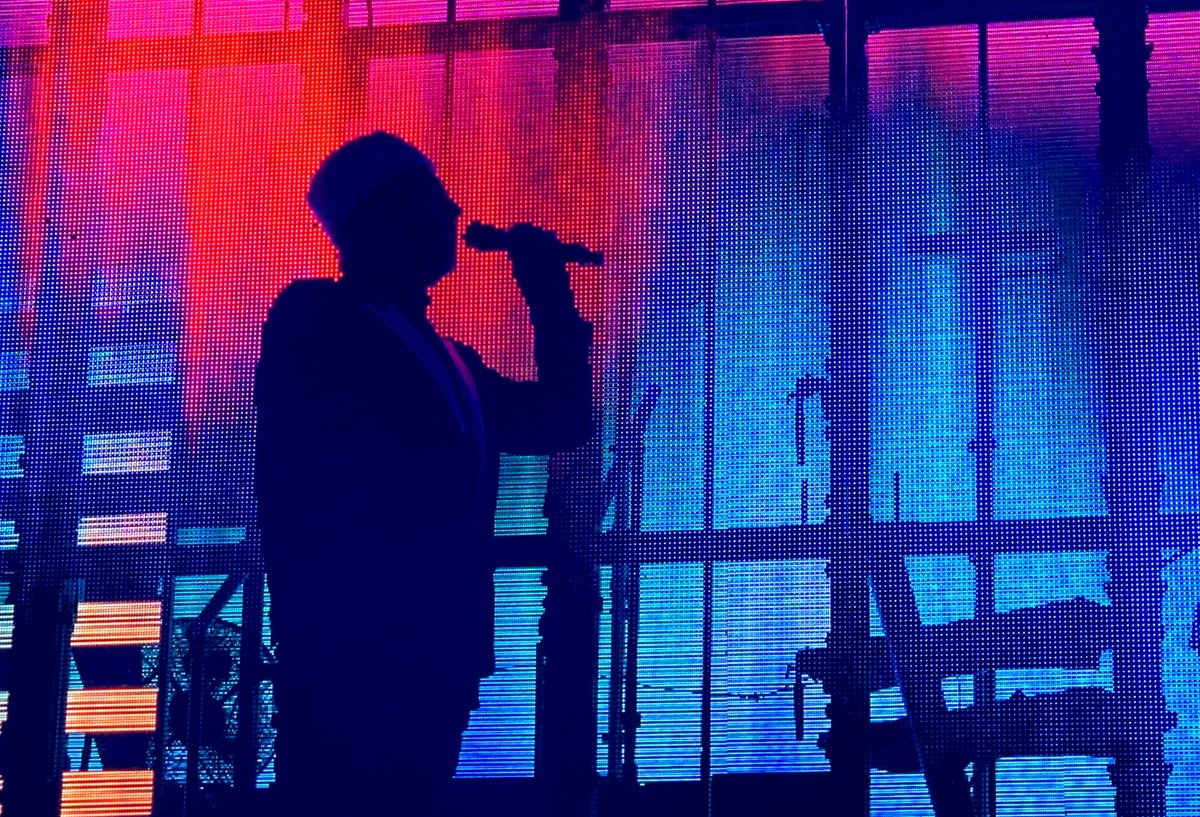 mike_maas's tweet photo. Ultimate @petshopboys show of the #UnityTour.  What fun! Thank you to Neil, Chris, Clare, Afrika, Simon, and the crew! Another thank you to @pauloakenfold for gluing it together. It was well worth the wait @Lowetennant. https://t.co/1TTxIjoub3